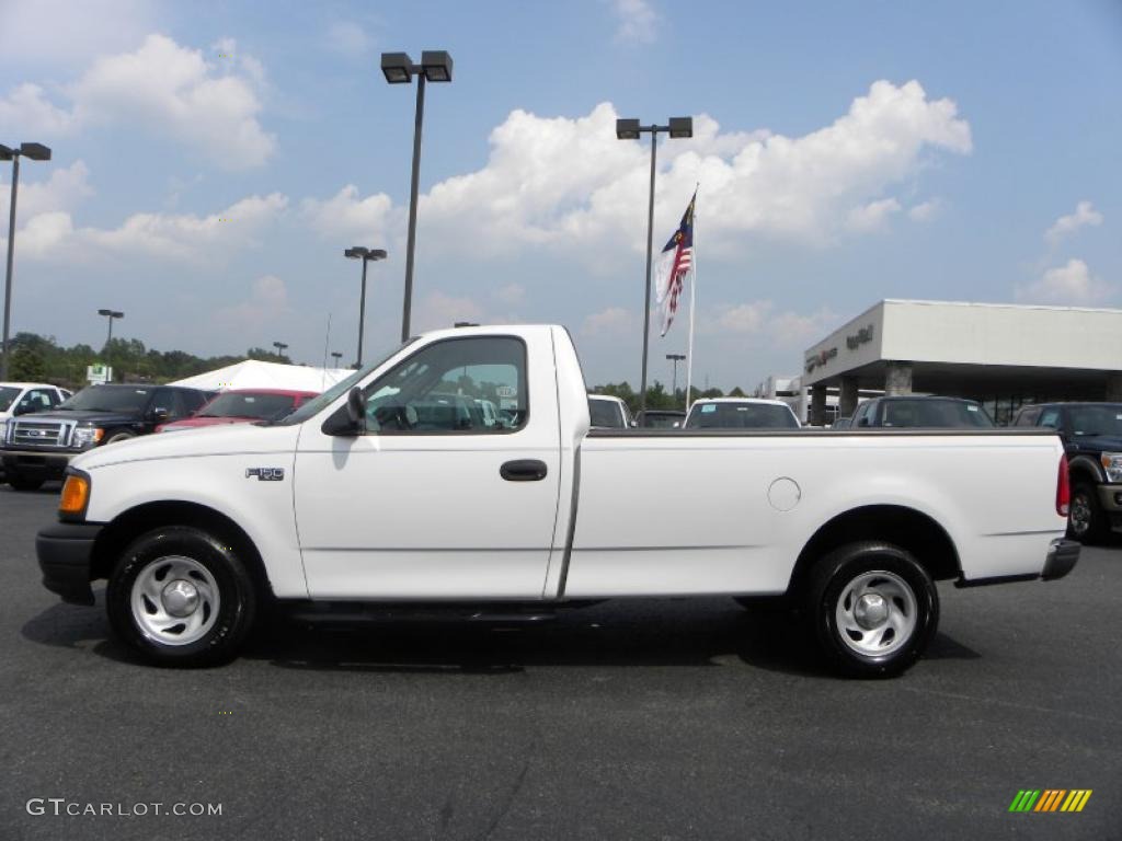 2004 F150 XL Heritage Regular Cab - Oxford White / Medium Graphite photo #5