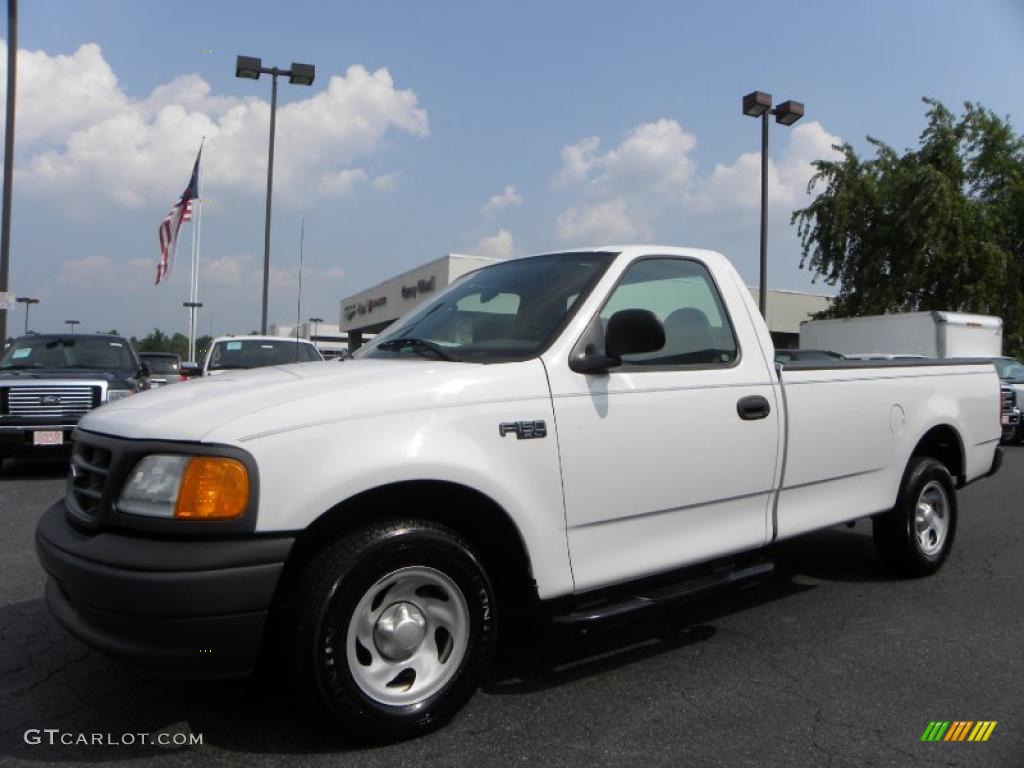 2004 F150 XL Heritage Regular Cab - Oxford White / Medium Graphite photo #6