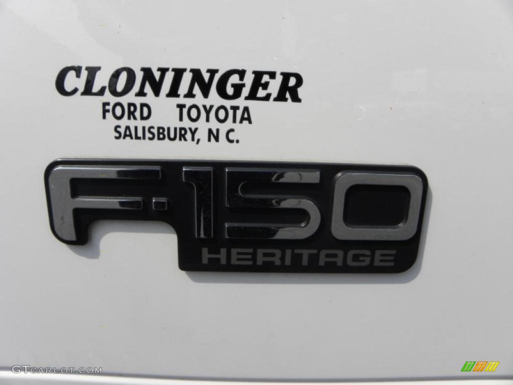 2004 F150 XL Heritage Regular Cab - Oxford White / Medium Graphite photo #11