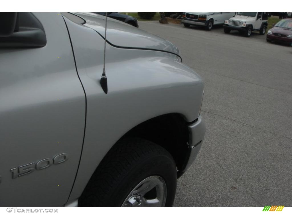 2004 Ram 1500 SLT Quad Cab 4x4 - Bright Silver Metallic / Dark Slate Gray photo #13