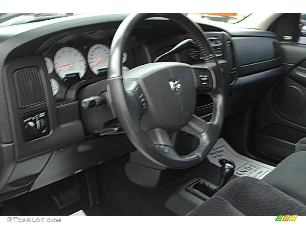 2004 Ram 1500 SLT Quad Cab 4x4 - Bright Silver Metallic / Dark Slate Gray photo #28