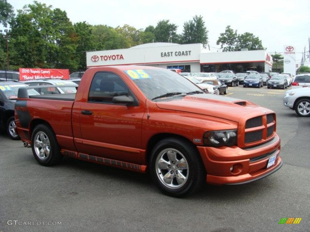 2005 Ram 1500 SLT Daytona Regular Cab - Go ManGo! / Dark Slate Gray photo #1