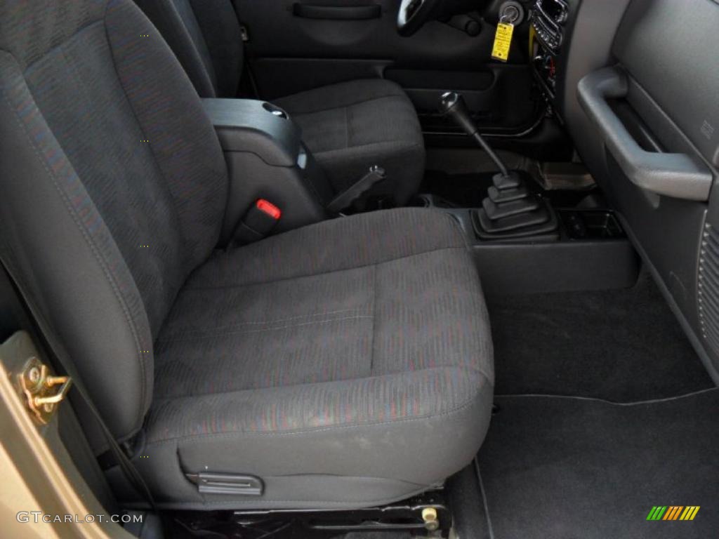2004 Wrangler Rubicon 4x4 - Light Khaki Metallic / Dark Slate Gray photo #18