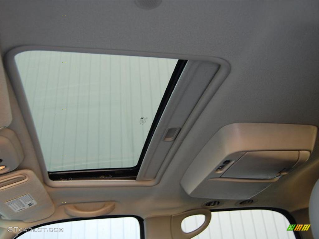 2004 Yukon Denali AWD - Silver Birch Metallic / Sandstone photo #13