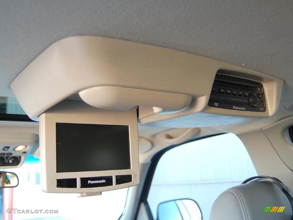 2004 Yukon Denali AWD - Silver Birch Metallic / Sandstone photo #14