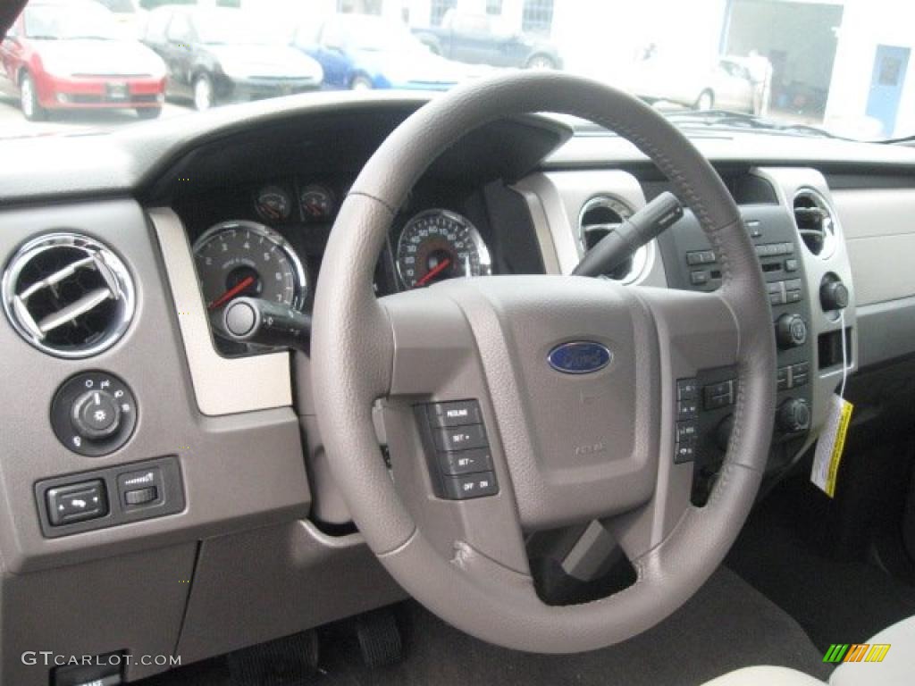 2010 F150 XLT SuperCab - Red Candy Metallic / Medium Stone photo #11
