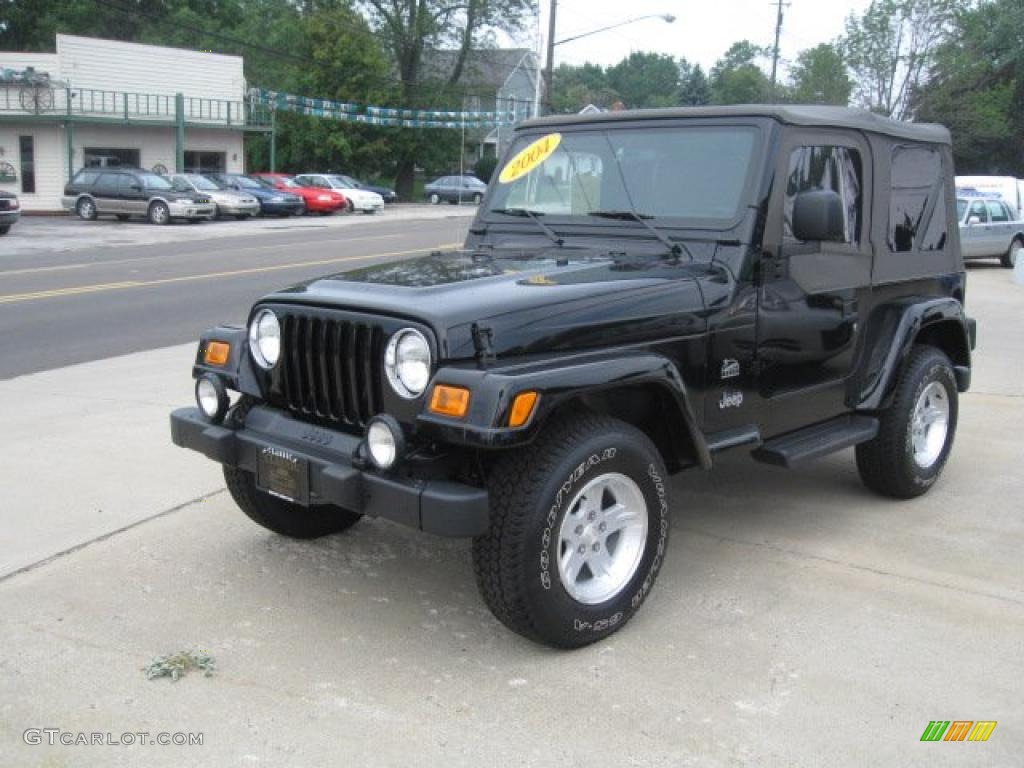 2004 Wrangler Sahara 4x4 - Black / Khaki photo #1