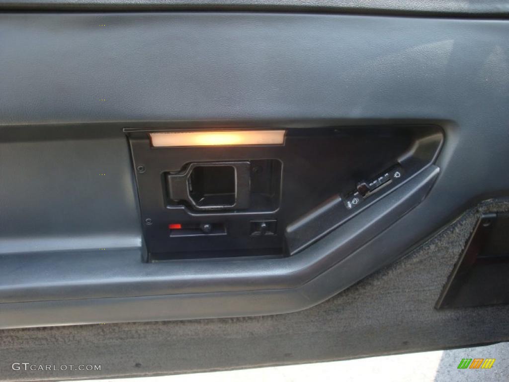 1986 Chevrolet Corvette Convertible Medium Gray Door Panel Photo #34478872