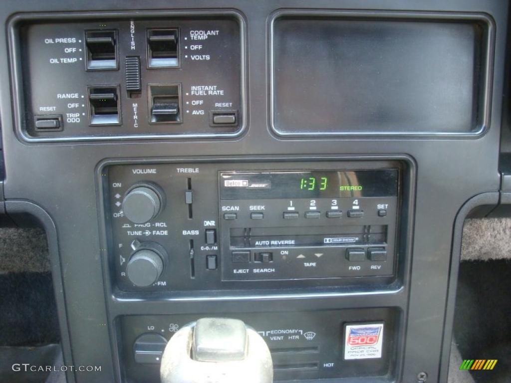 1986 Chevrolet Corvette Convertible Controls Photo #34478925