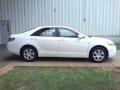 Super White - Camry LE Photo No. 17