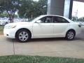 Super White - Camry LE Photo No. 18