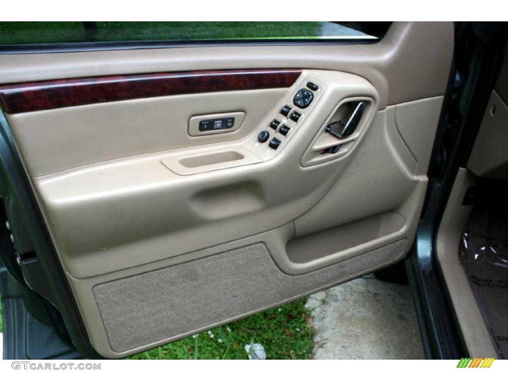 2004 Grand Cherokee Limited 4x4 - Onyx Green Pearl / Taupe photo #35