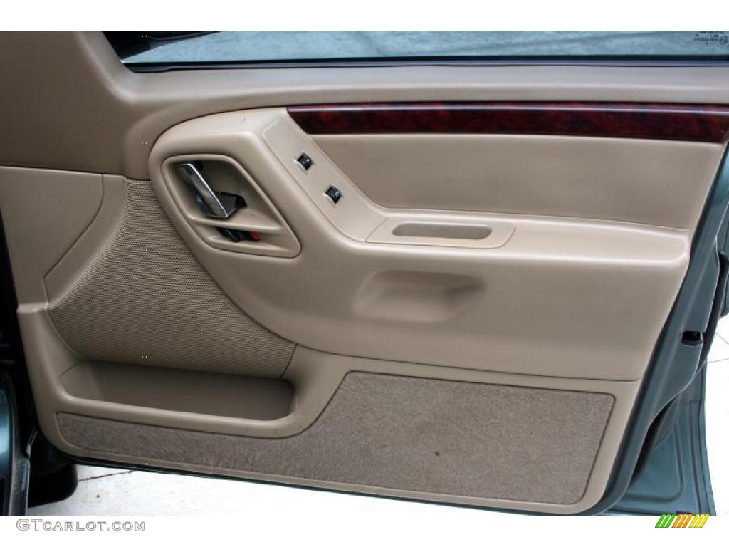 2004 Grand Cherokee Limited 4x4 - Onyx Green Pearl / Taupe photo #36