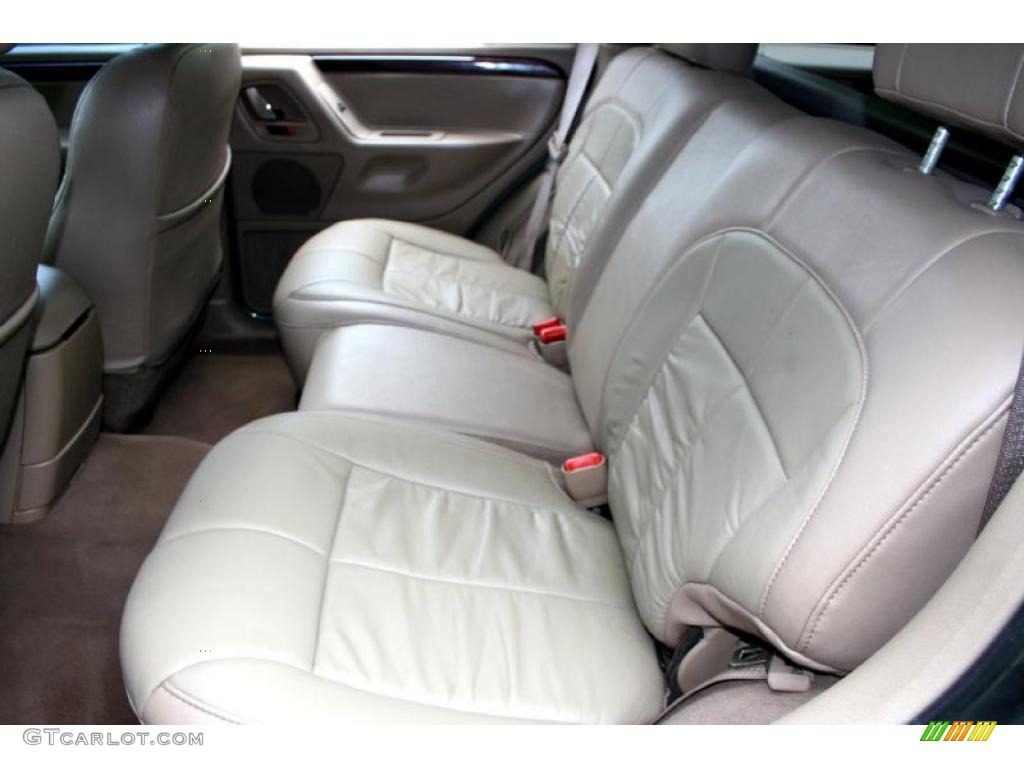 2004 Grand Cherokee Limited 4x4 - Onyx Green Pearl / Taupe photo #49