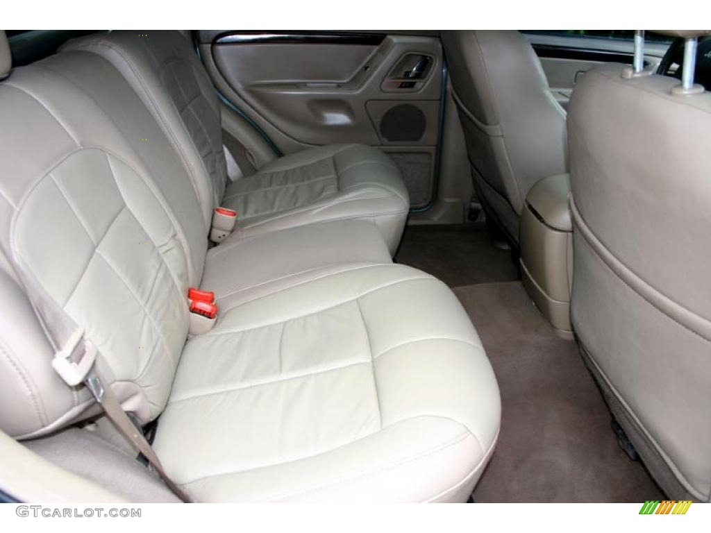 2004 Grand Cherokee Limited 4x4 - Onyx Green Pearl / Taupe photo #50