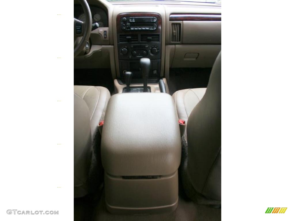 2004 Grand Cherokee Limited 4x4 - Onyx Green Pearl / Taupe photo #65