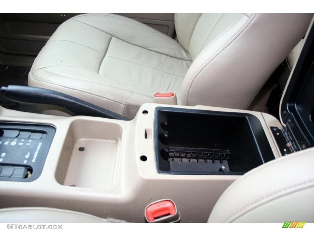 2004 Grand Cherokee Limited 4x4 - Onyx Green Pearl / Taupe photo #70