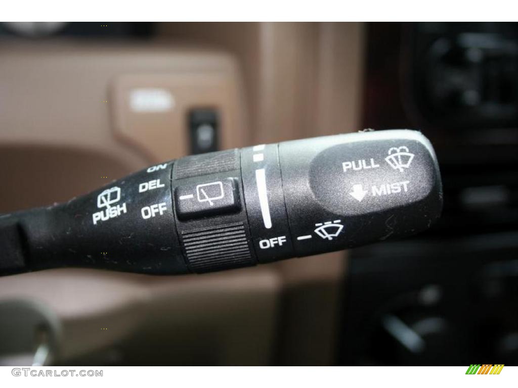 2004 Grand Cherokee Limited 4x4 - Onyx Green Pearl / Taupe photo #82