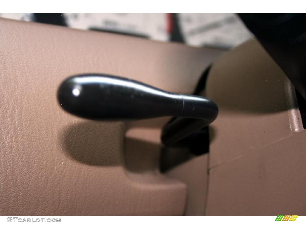 2004 Grand Cherokee Limited 4x4 - Onyx Green Pearl / Taupe photo #84