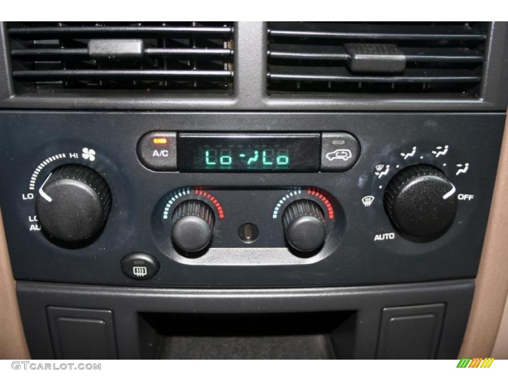 2004 Grand Cherokee Limited 4x4 - Onyx Green Pearl / Taupe photo #86