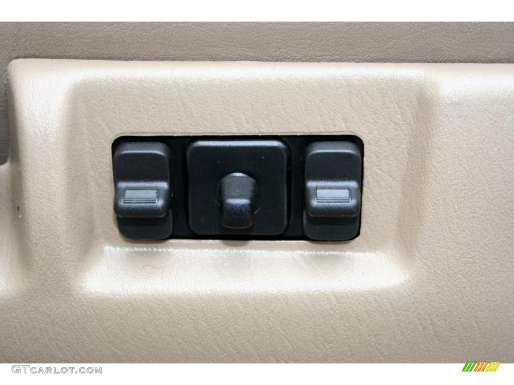 2004 Grand Cherokee Limited 4x4 - Onyx Green Pearl / Taupe photo #94