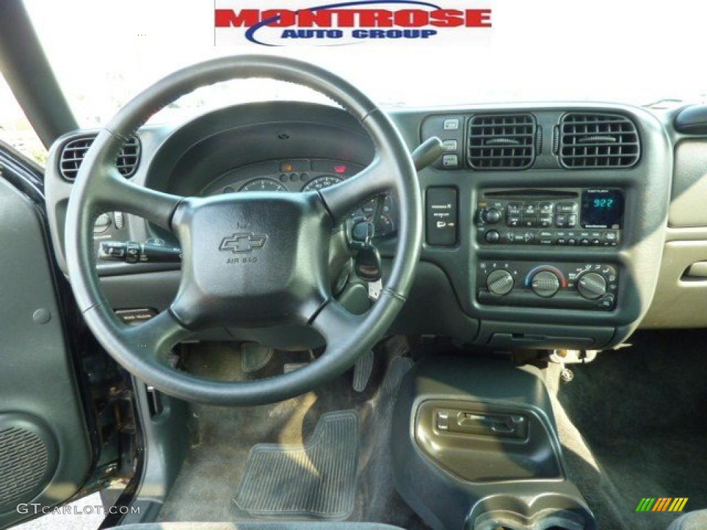 2000 S10 LS Extended Cab 4x4 - Onyx Black / Graphite photo #18