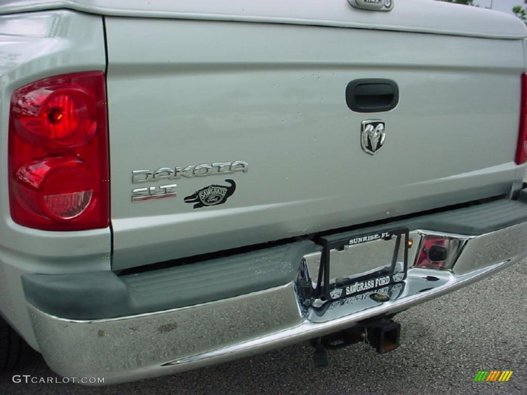 2005 Dakota SLT Quad Cab - Bright Silver Metallic / Medium Slate Gray photo #7