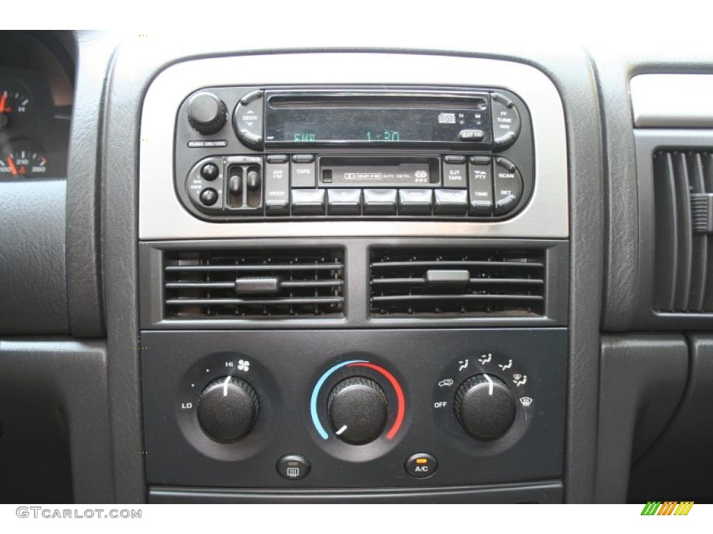 2003 Grand Cherokee Laredo 4x4 - Light Pewter Metallic / Dark Slate Gray photo #18