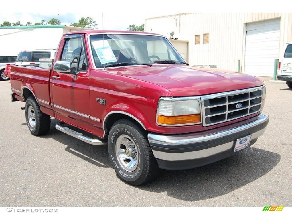1995 F150 XL Regular Cab - Electric Currant Red Pearl / Red photo #1