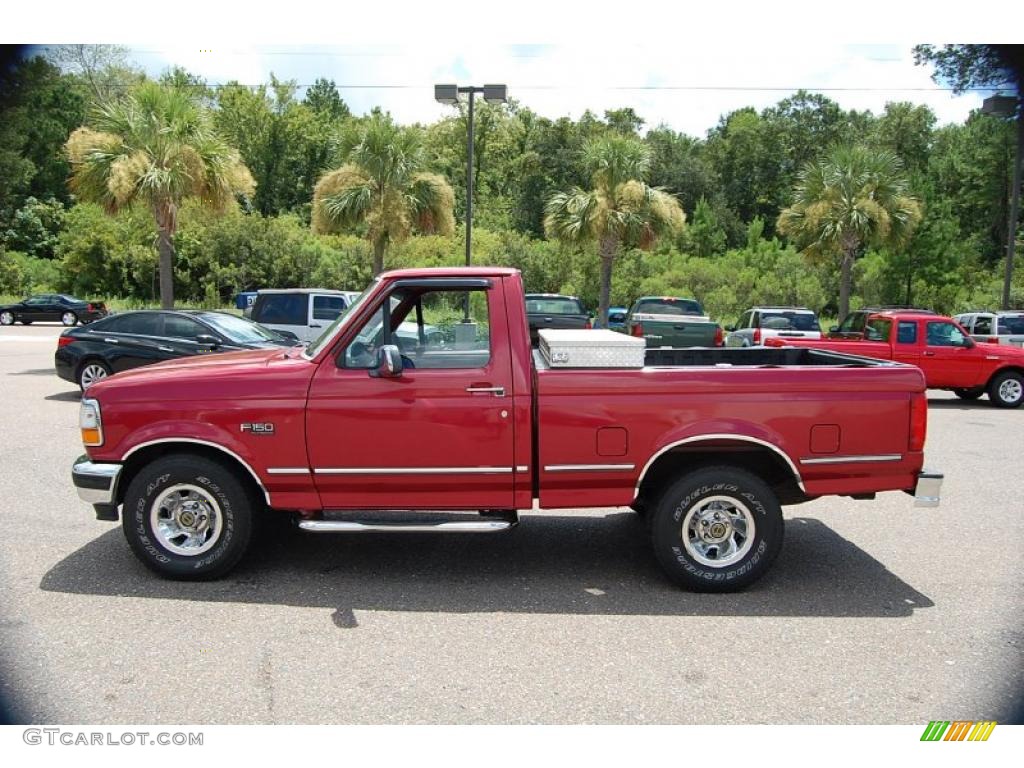 1995 F150 XL Regular Cab - Electric Currant Red Pearl / Red photo #2