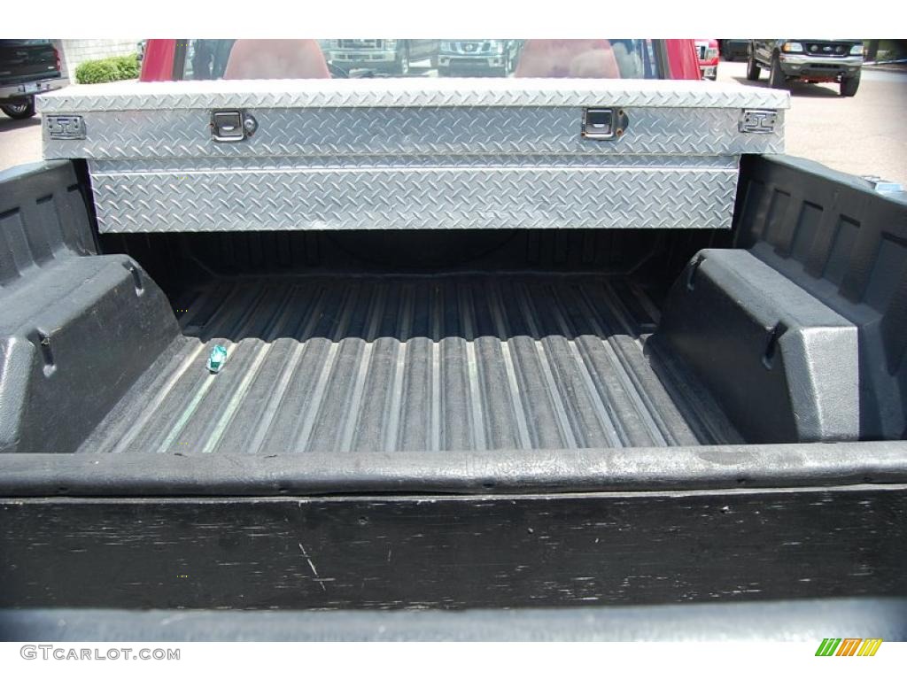 1995 F150 XL Regular Cab - Electric Currant Red Pearl / Red photo #6