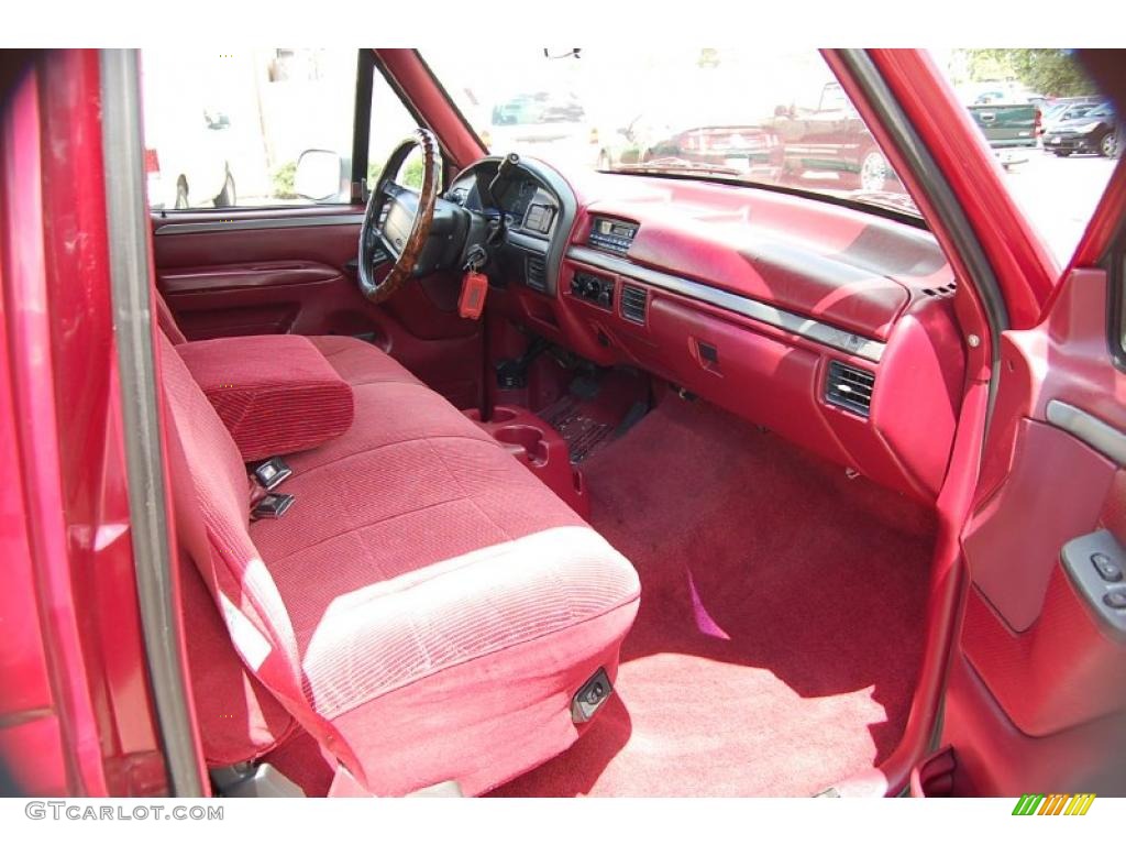 1995 F150 XL Regular Cab - Electric Currant Red Pearl / Red photo #8