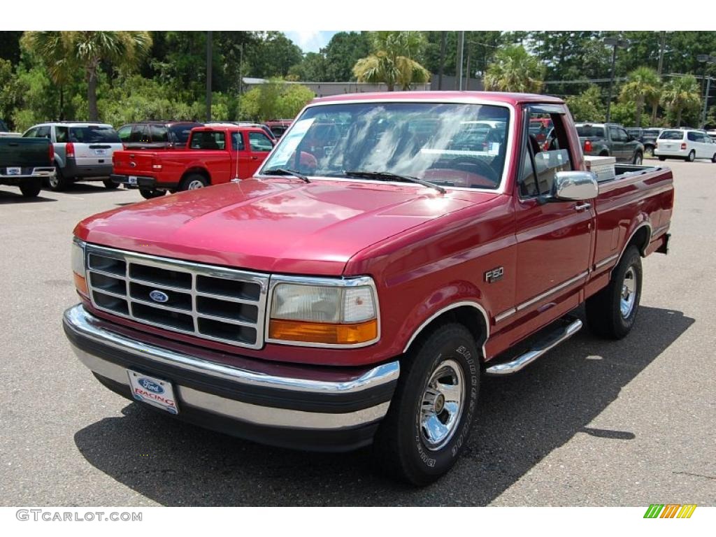 1995 F150 XL Regular Cab - Electric Currant Red Pearl / Red photo #10