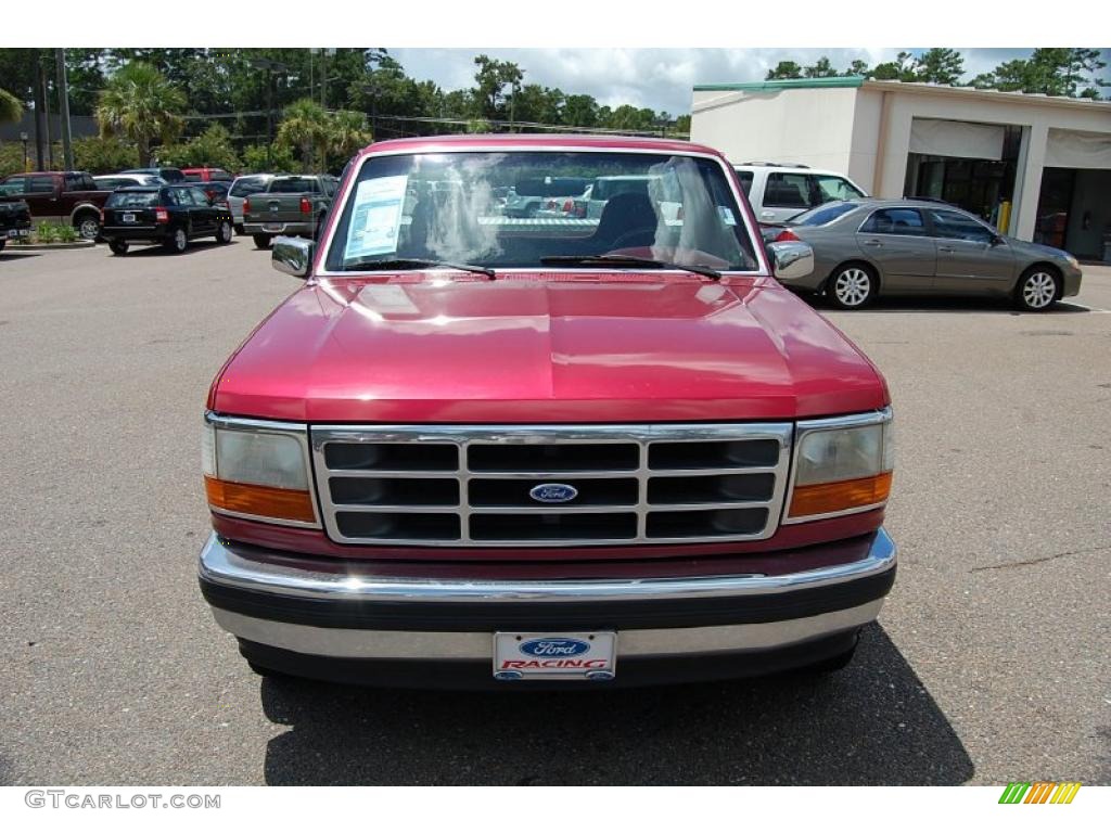 1995 F150 XL Regular Cab - Electric Currant Red Pearl / Red photo #11