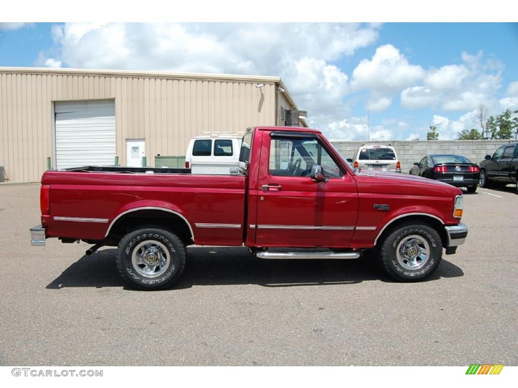 1995 F150 XL Regular Cab - Electric Currant Red Pearl / Red photo #12