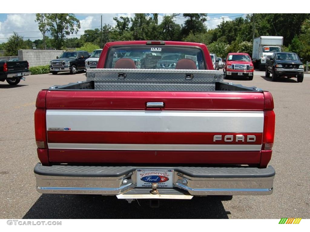 1995 F150 XL Regular Cab - Electric Currant Red Pearl / Red photo #14