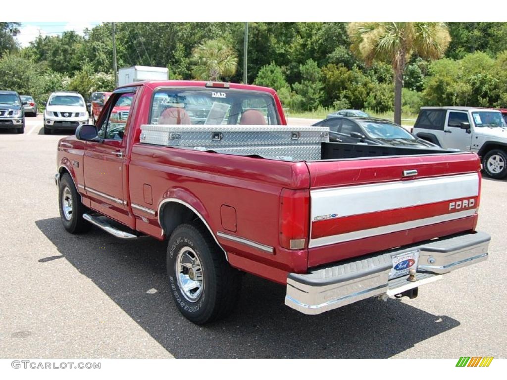 1995 F150 XL Regular Cab - Electric Currant Red Pearl / Red photo #15