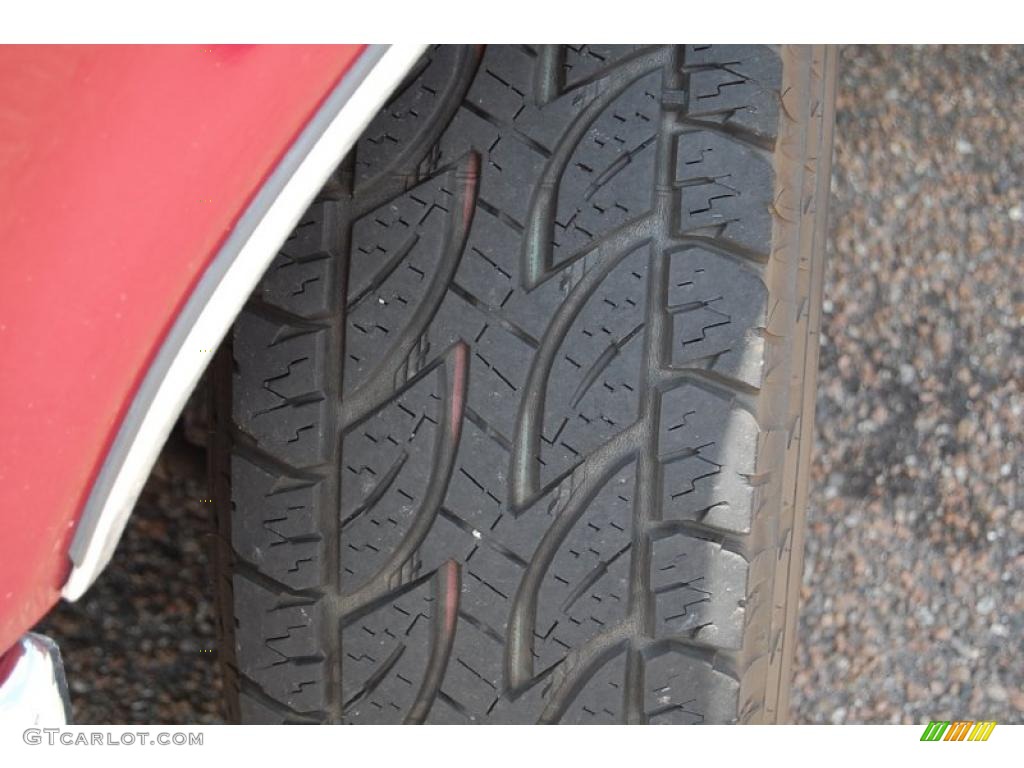 1995 F150 XL Regular Cab - Electric Currant Red Pearl / Red photo #17