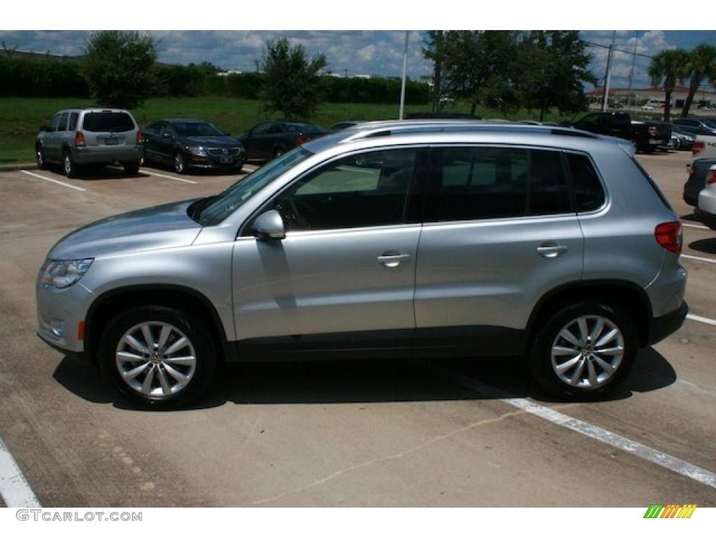 2011 Tiguan SE - Reflex Silver Metallic / Charcoal photo #4