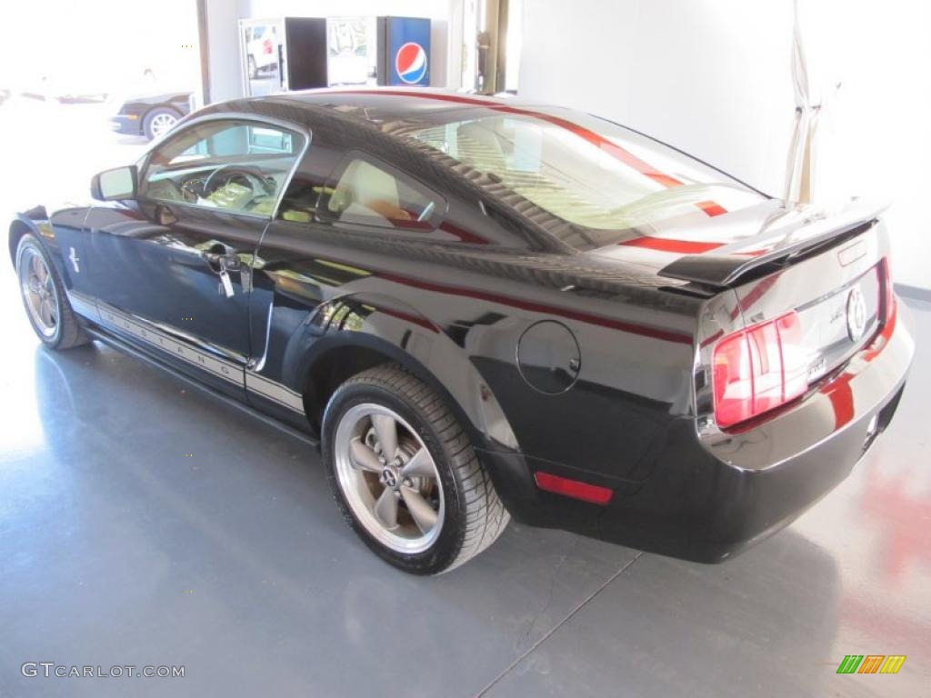 2006 Mustang V6 Premium Coupe - Black / Light Graphite photo #4