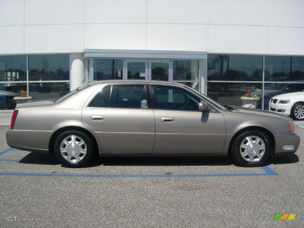 2003 DeVille Sedan - Cashmere / Dark Gray photo #10