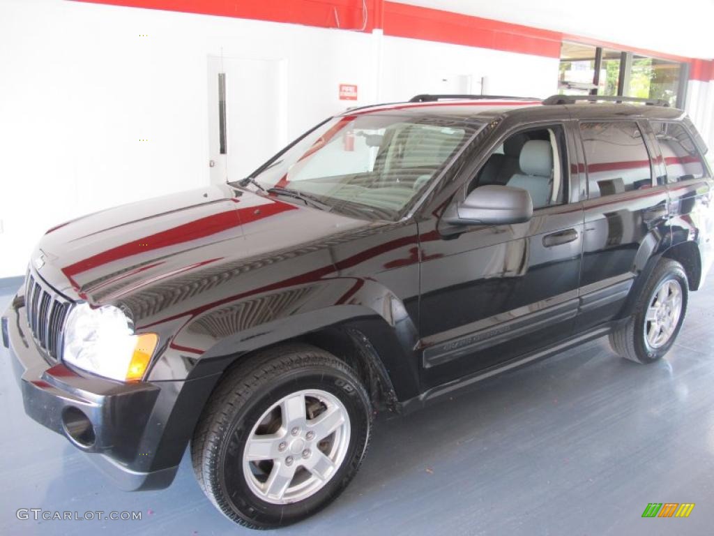 2006 Grand Cherokee Laredo - Black / Medium Slate Gray photo #3