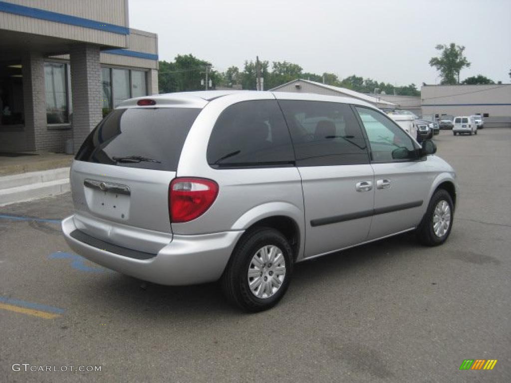 2006 Town & Country  - Bright Silver Metallic / Medium Slate Gray photo #2