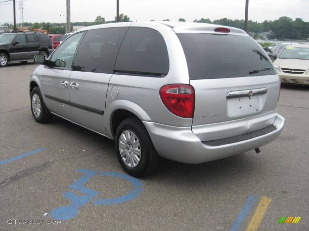 2006 Town & Country  - Bright Silver Metallic / Medium Slate Gray photo #4