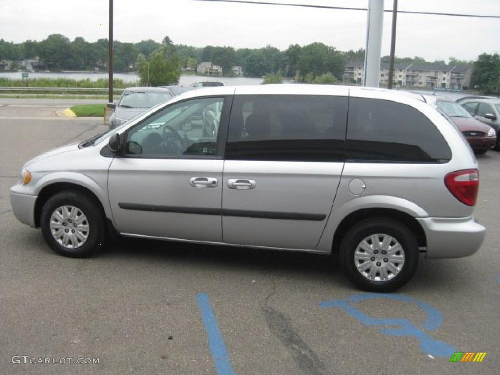 2006 Town & Country  - Bright Silver Metallic / Medium Slate Gray photo #5