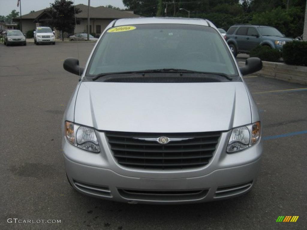 2006 Town & Country  - Bright Silver Metallic / Medium Slate Gray photo #7
