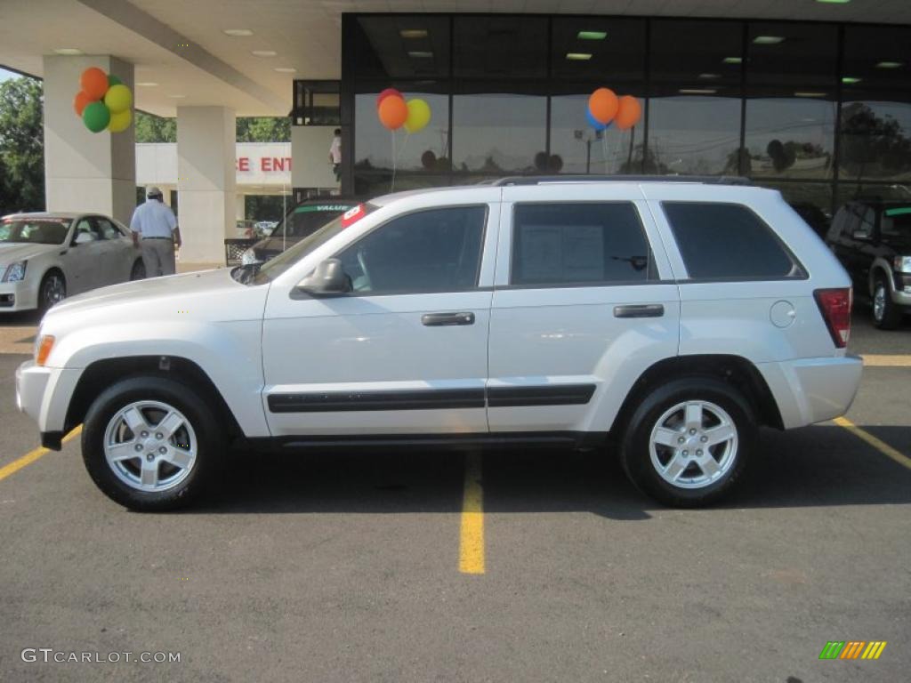 2006 Grand Cherokee Laredo - Bright Silver Metallic / Medium Slate Gray photo #4