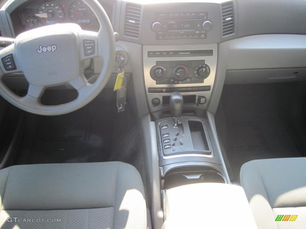 2006 Grand Cherokee Laredo - Bright Silver Metallic / Medium Slate Gray photo #13