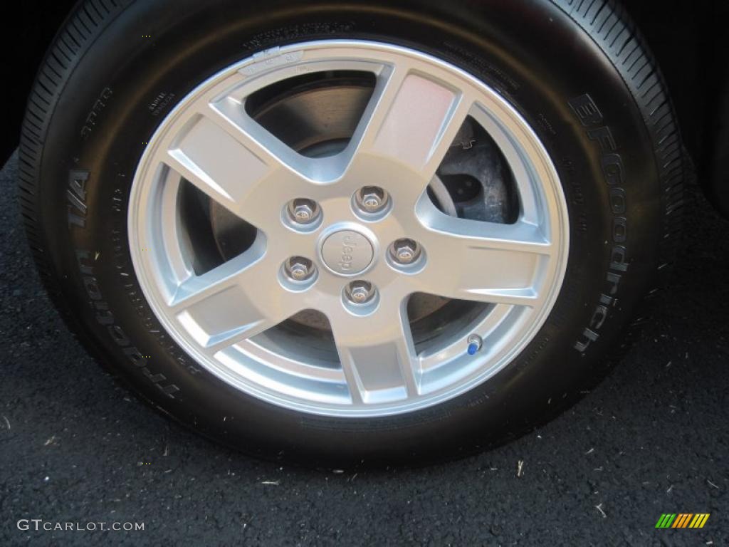 2006 Grand Cherokee Laredo - Bright Silver Metallic / Medium Slate Gray photo #15