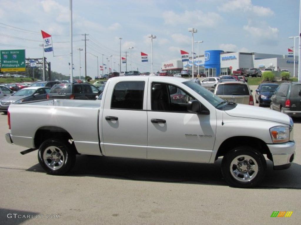 2006 Ram 1500 SLT Quad Cab 4x4 - Bright White / Medium Slate Gray photo #9